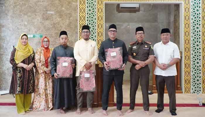 Pererat Tali Silaturahmi, Keluarga Besar Kejati Riau Gelar Halal Bihalal Dalam Menyambut Ramadhan 1445 H