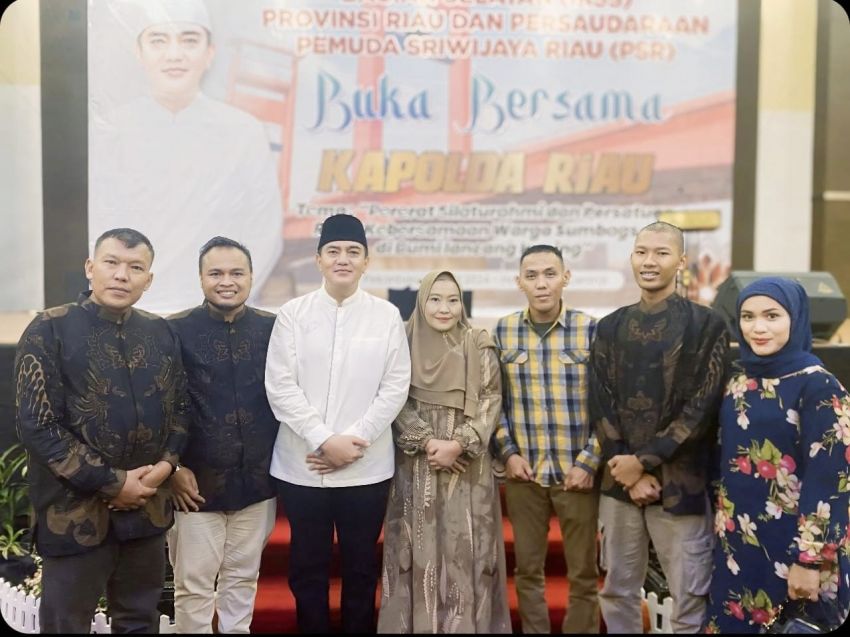 Owner Hiburan Pasar Malam "Pandawa 2" Nyimas Dalila Utama Buka Puasa Bersama Kapolda Riau Irjen. Pol.M Iqbal