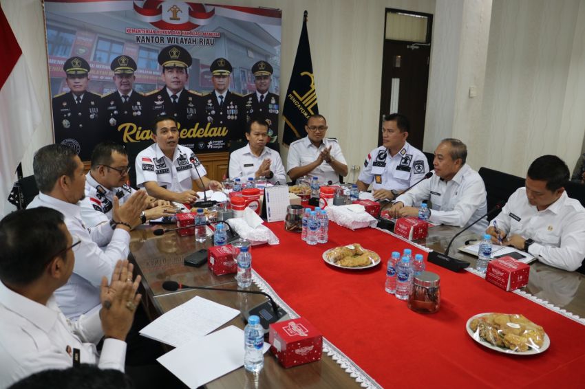 Kanwil Kemenkumham Riau Bersama Badan Strategi Kebijakan (BSK) Menggelar Forum Group Discussion (FGD) Guna Mengkaji Penanganan Pengungsi di Indonesia dari Perspektif Keimigrasian