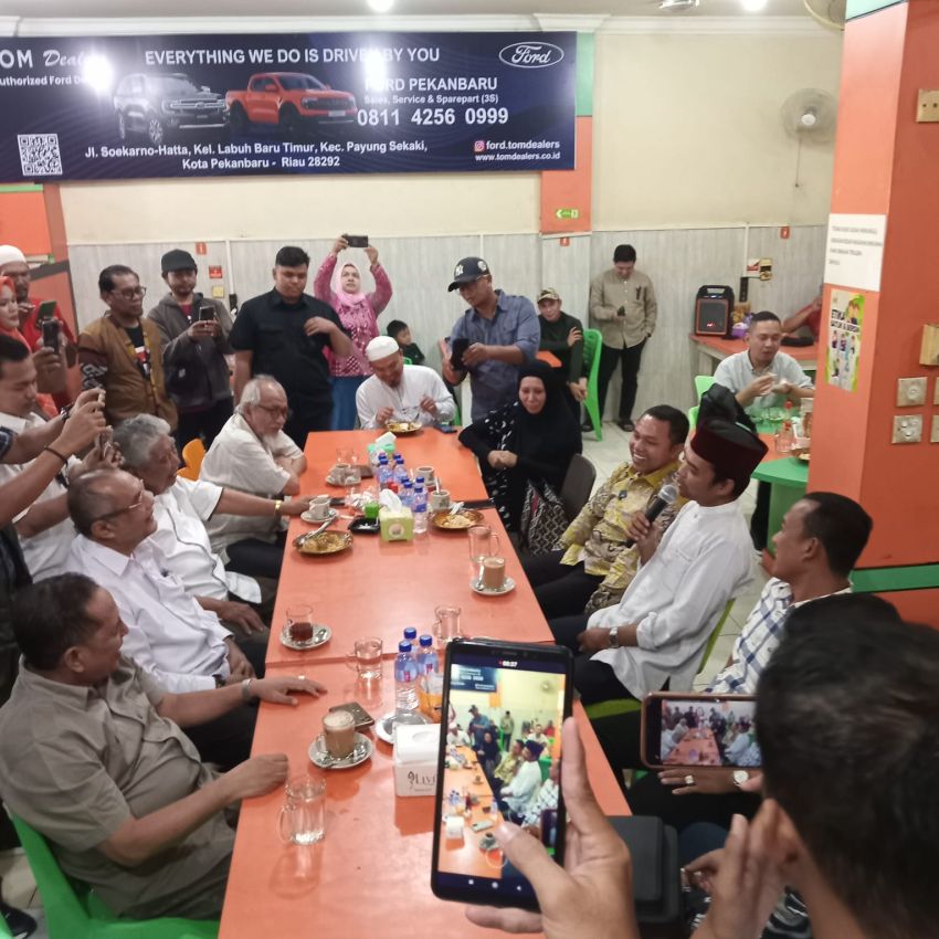 Sapa Masyarakat dan Awak Media, Abdul Wahid dan UAS Ajak Ngopi Bareng