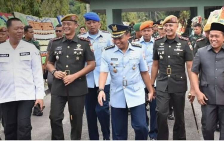 Ketua DPRD Kota Pekanbaru Hadiri Sertijab Danyon Arhanud 13/PBY