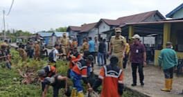 Bupati Rokan Hilir Turun Langsung Pimpin Gotong Royong Cegah Malaria di Sinaboi