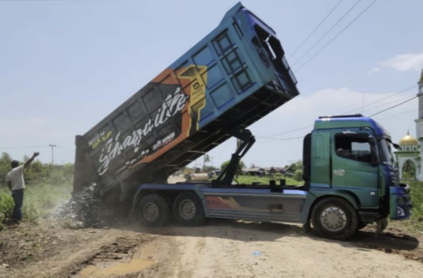 Gerak Cepat Pemprov Riau Perbaiki Jalan Utama Sinaboi, 17 Toroton Dikerahkan
