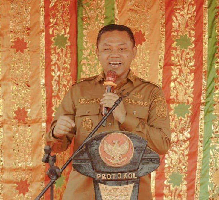 Lakukan Kunjungan Kerja, Gubri Abdul Wahid Apresiasi Swadaya Warga dan Kearifan Lokal Desa Sungai Bakau Sinaboi