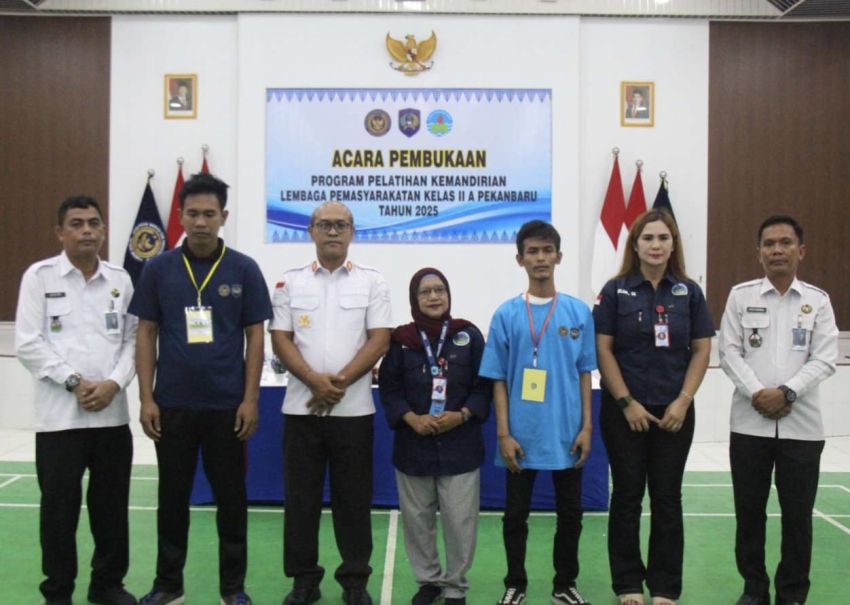 Kembangkan Minat dan Bakat Warga Binaan, Lapas Pekanbaru Gelar Pelatihan Kemandirian Bersama PT. Vision Training Center
