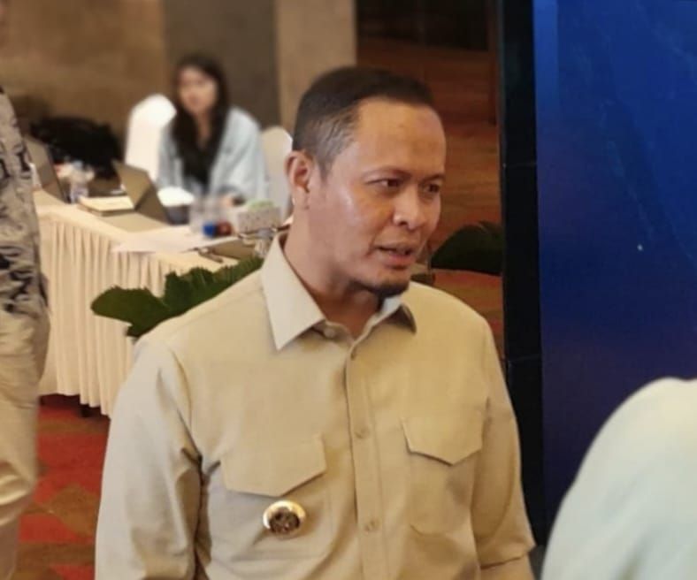 Tindak Lanjuti Arahan Presiden Prabowo, Pemko Pekanbaru Lakukan Penertiban Tiang Billboard dan Baliho