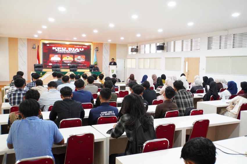 Bahas Pendidikan Politik dan Tata Kelola Pemilu, KPU Riau Gelar Kegiatan KPU Riau Mengajar di UIR